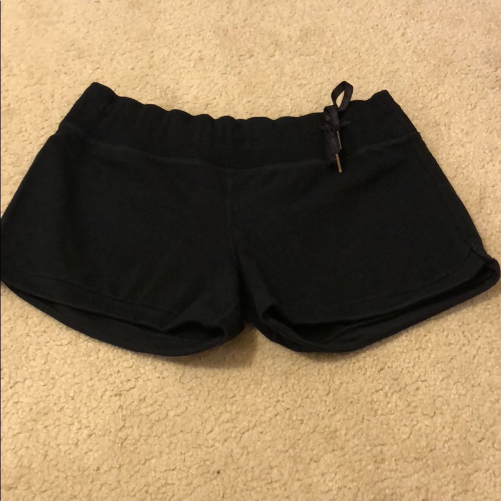 Classic black Lululemon lounge shorts 🌼